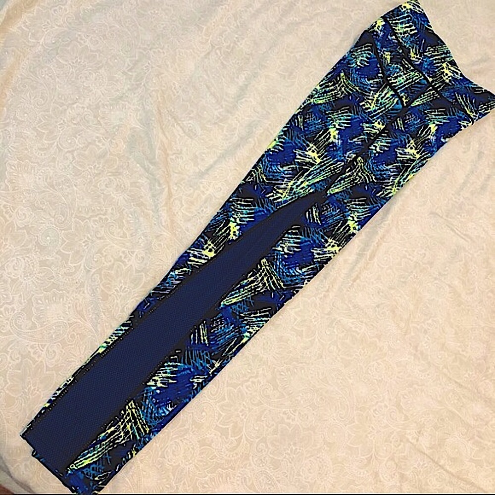 NWT (S) POP Fit Monica Leggings